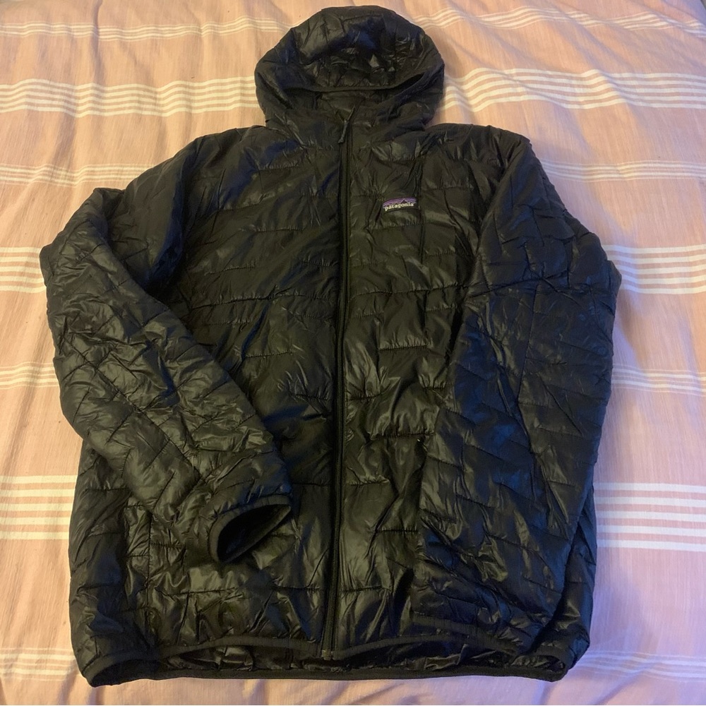 Black patagonia hooded light puffer